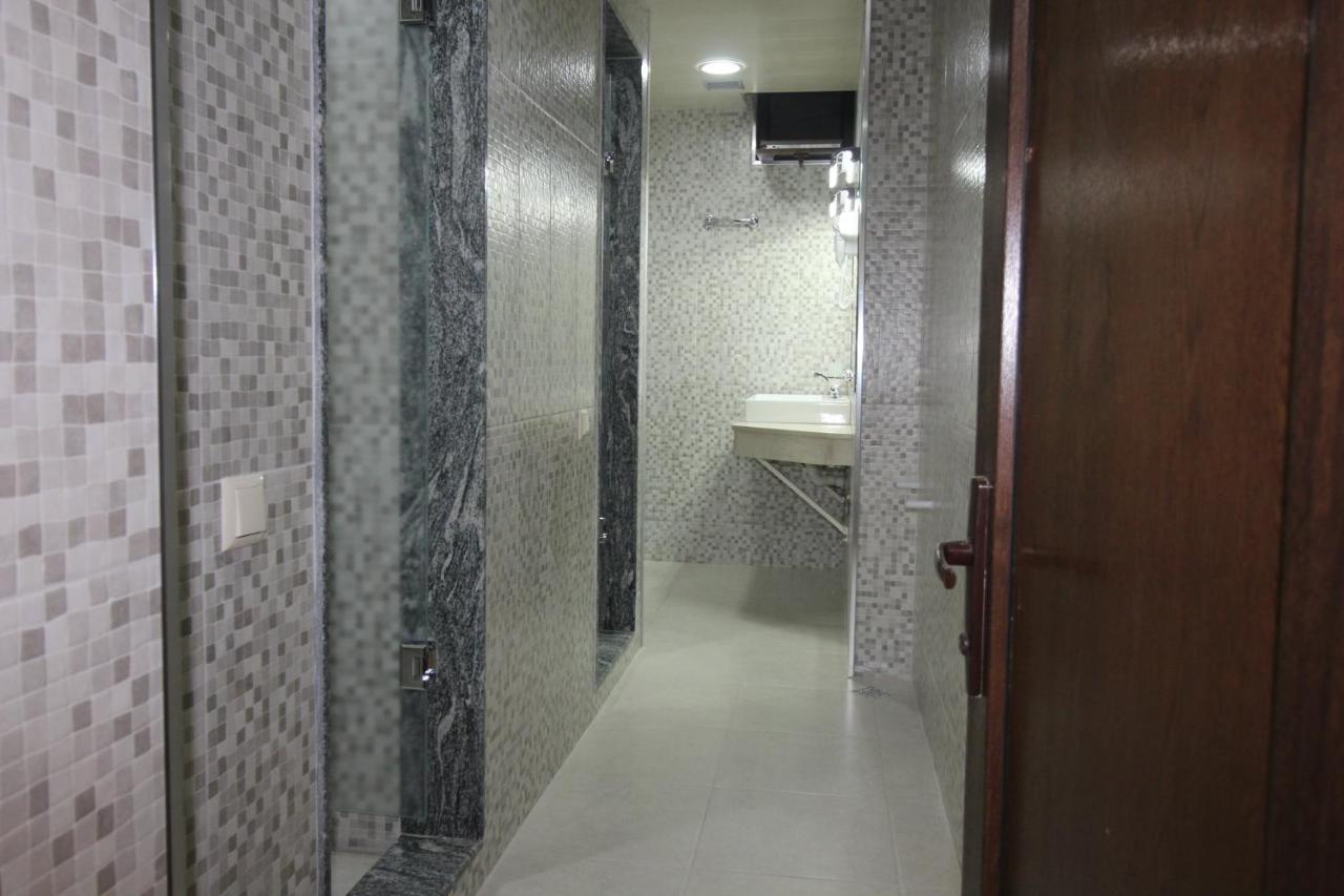 Hostel Jeal Batumi Ngoại thất bức ảnh